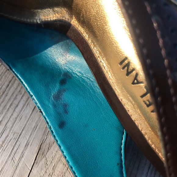 Antonio Melani Bronze Heels - Picture 6 of 8